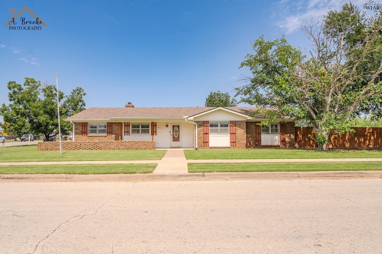 Foto principal - 1901 Tanglewood Blvd