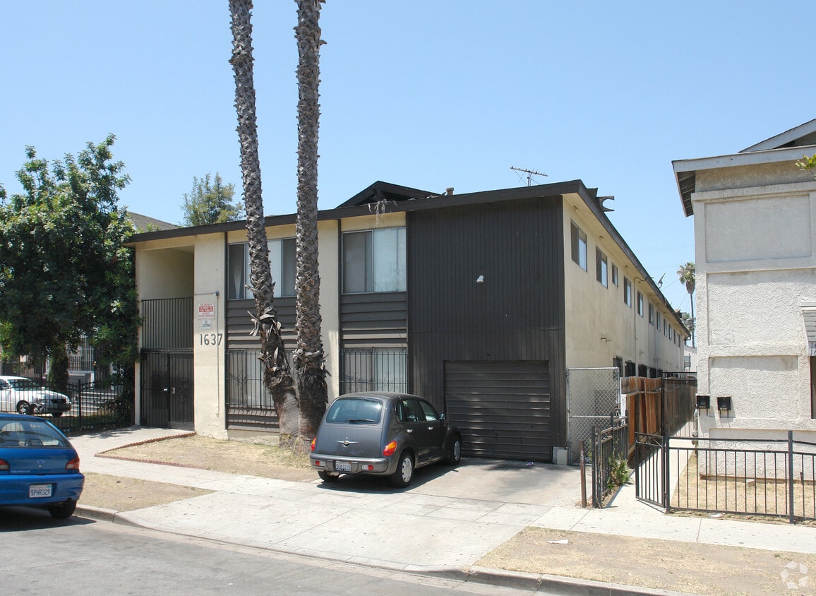 Primary Photo - 1637 Pine Ave