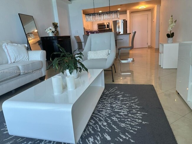 Building Photo - 2301 Collins Ave