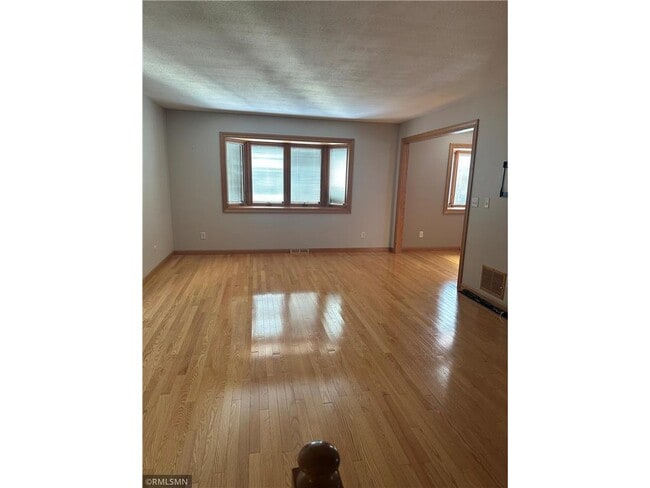 Building Photo - 1141 E Ash St