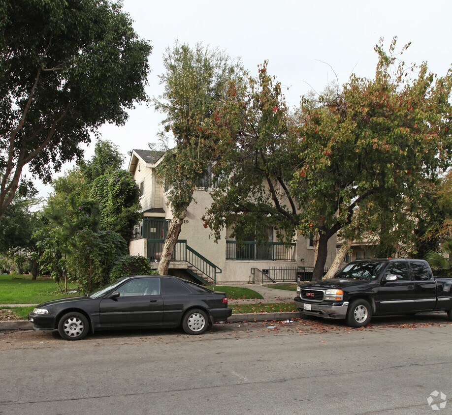 Primary Photo - 519 Justin Ave