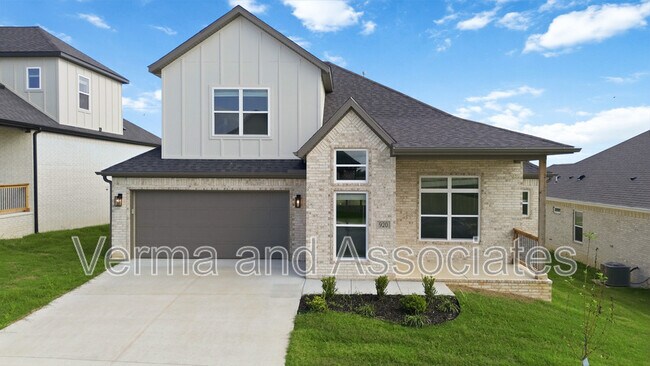 Building Photo - 920 Trestle Ln