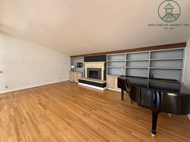 Building Photo - Spacious Five Bedroom Carmel Knolls Home