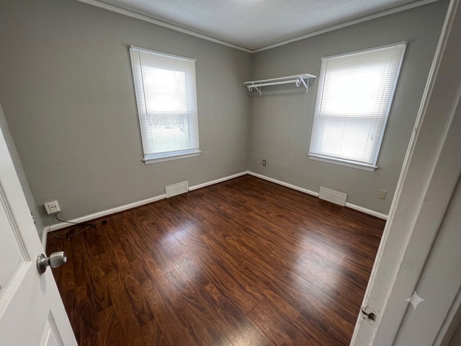Building Photo - 2929 Burdette St
