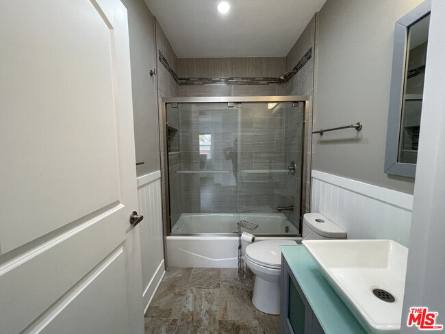 Building Photo - 4817 W 133rd St