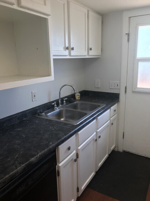 4 Bedroom/2 Bathroom Home in Sandy - 4 Bedroom/2 Bathroom Home in Sandy