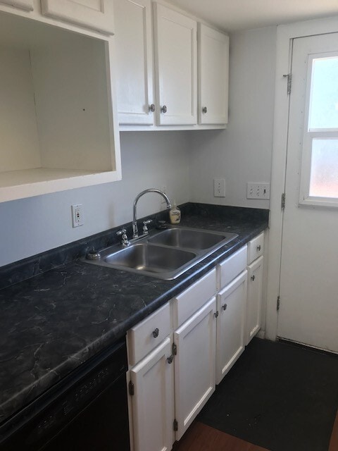 4 Bedroom/2 Bathroom Home in Sandy - 4 Bedroom/2 Bathroom Home in Sandy