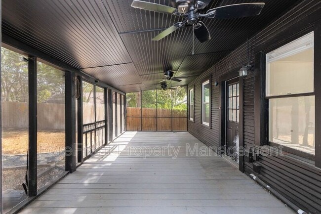 Foto del edificio - 418 W Rosewood Ave