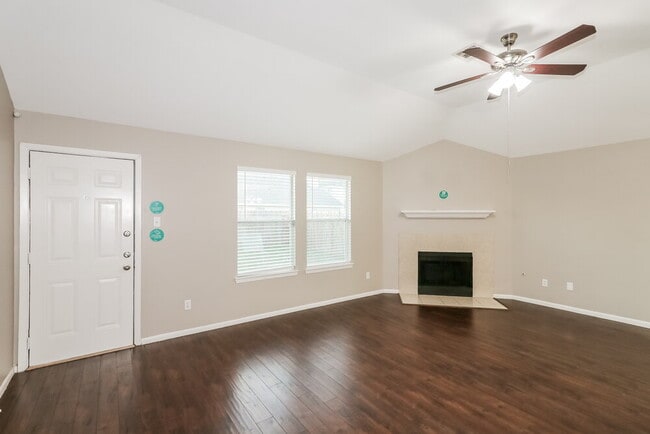 Building Photo - 5911 Shining Leaf Ct