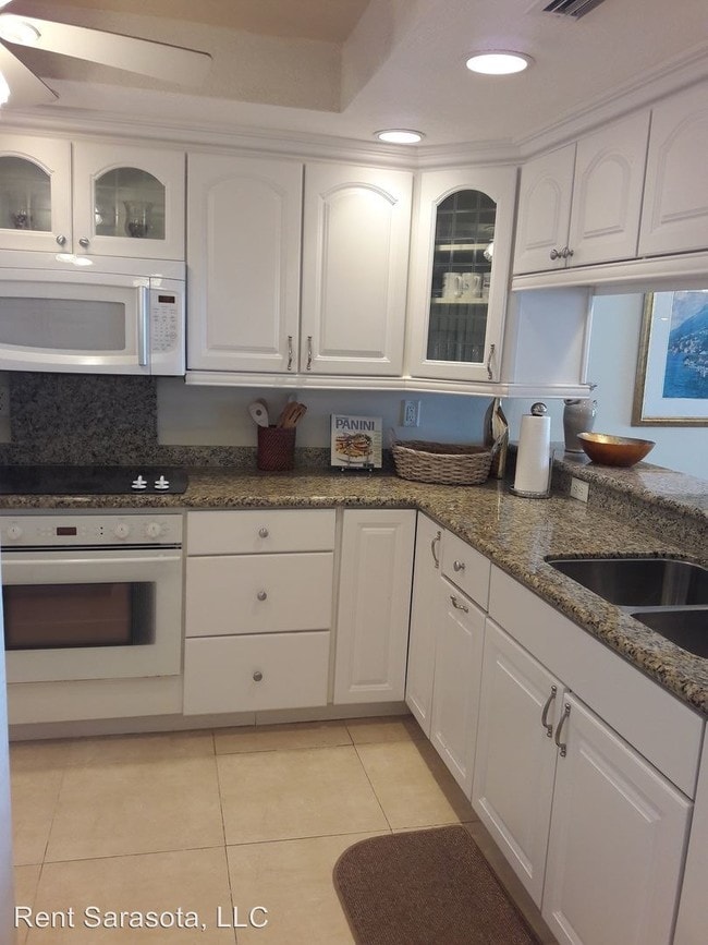 Building Photo - 2675 Gulf of Mexico Dr