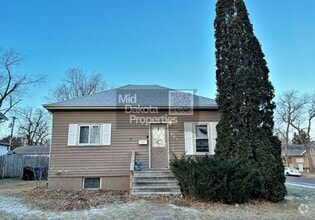 Building Photo - 401 S Minnesota St