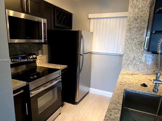 Foto principal - 2850 N Oakland Forest Dr