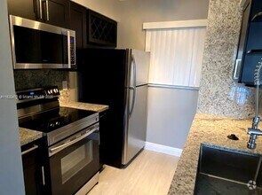 Building Photo - 2850 N Oakland Forest Dr
