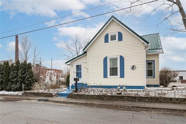 Building Photo - 671 Hannibal St