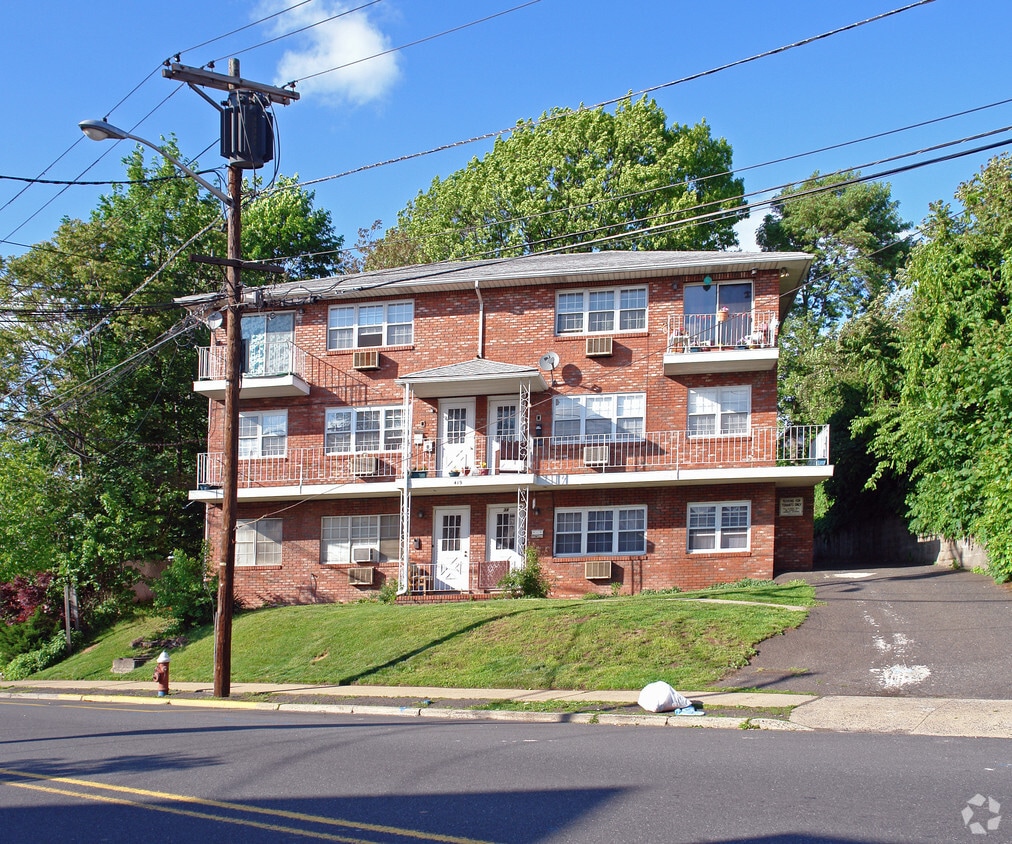419 Paterson Ave, East Rutherford, NJ 07073 Apartments in East