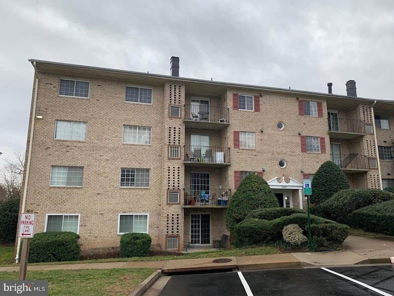 Photo - 1521 Colonial Drive Unit T2