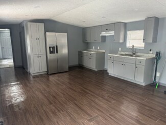 Building Photo - 21575 Russell Dr