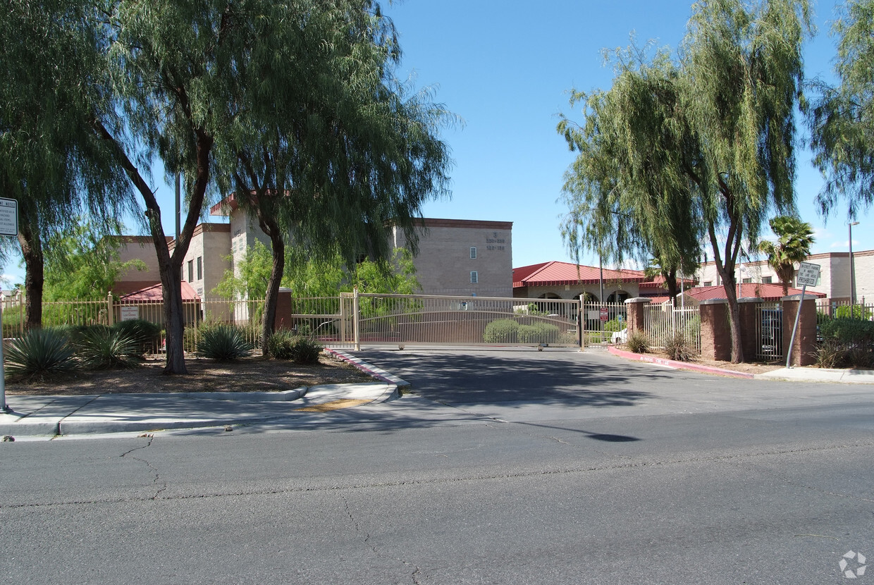 Primary Photo - Genesis Apartments