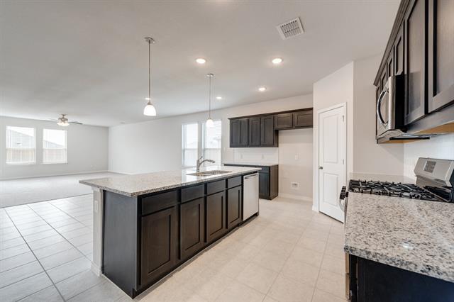 Foto del edificio - 2912 Rose Heath Ln