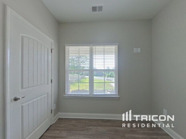 Foto del edificio - 1814 Woods Ln