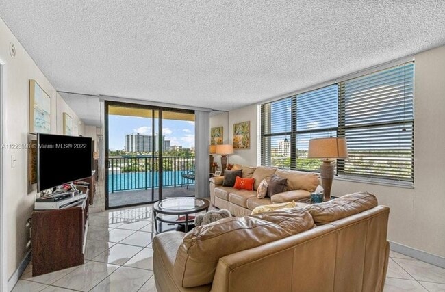 Building Photo - 801 N Ocean Blvd