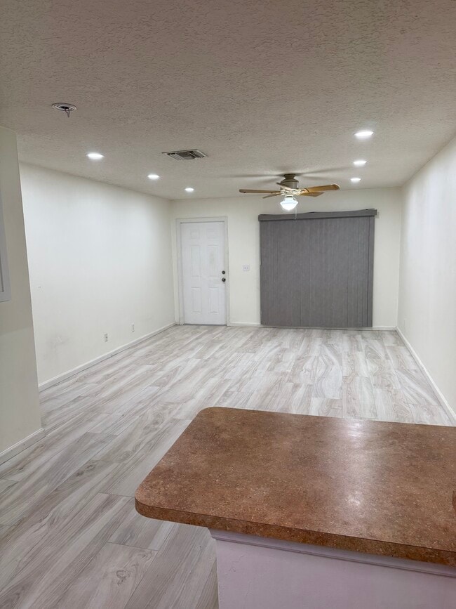Building Photo - 4750 Brady Ln