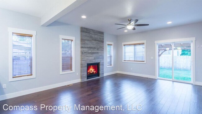 Building Photo - 3 br, 2.5 bath House - 1509 CDA Ave