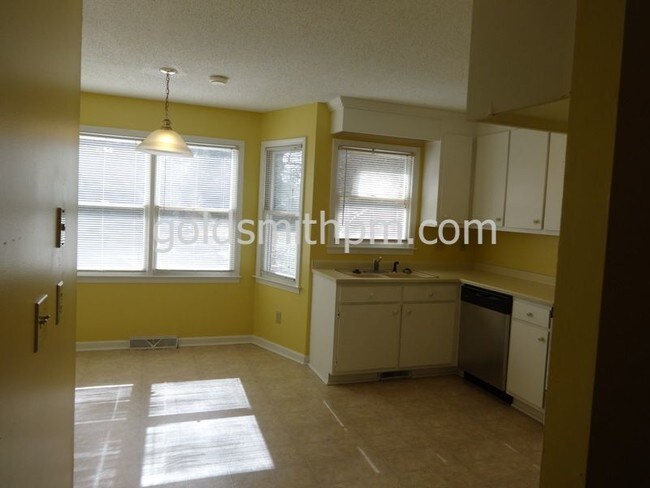 Building Photo - 1688 Bethel Rd