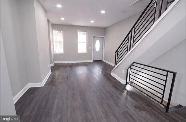 Building Photo - 3040 W Berks St