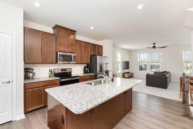 Foto del edificio - 14 Wentworth Ln