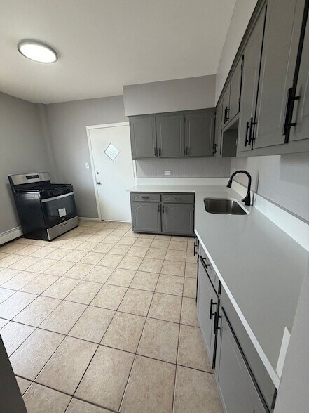 Foto del edificio - 10401 S Ewing Ave