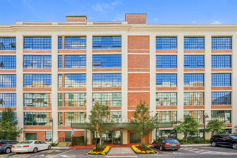 Primary Photo - The Lofts at Yale and Towne