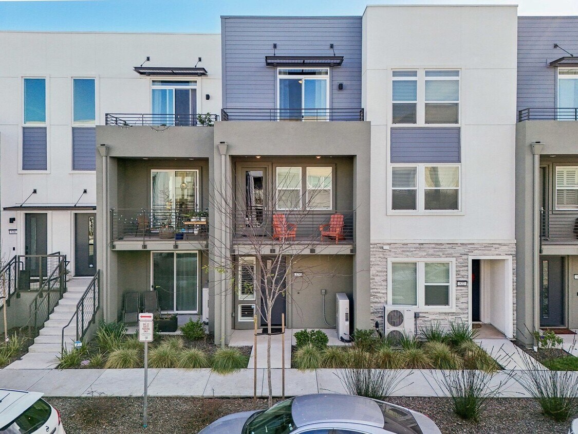 Foto principal - 528 Martin Mariner Ave