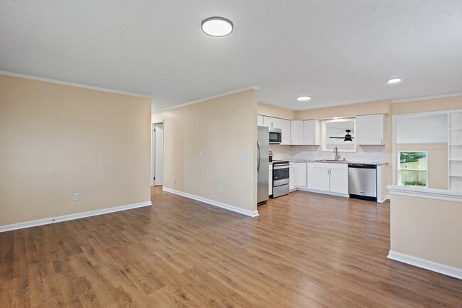 Building Photo - 1539 White Rd
