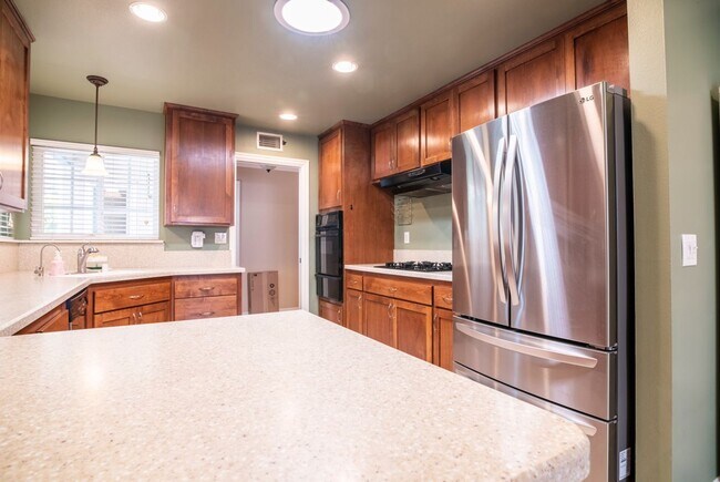 Building Photo - House for Rent in Redlands