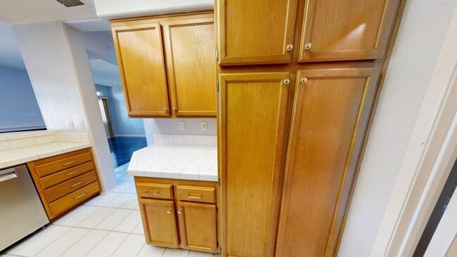 Foto del edificio - 7254 Shoreline Dr