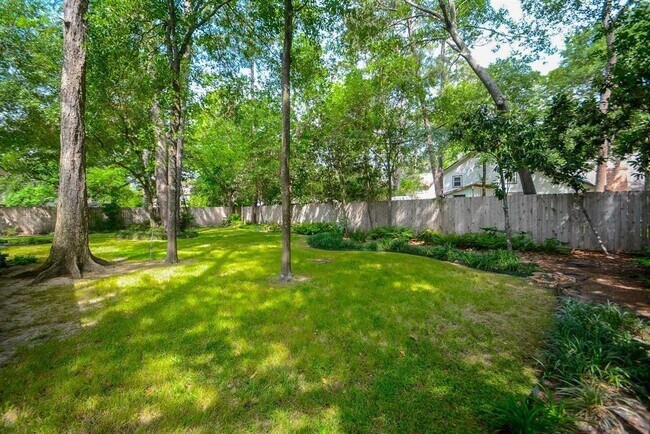 Foto del edificio - 6702 Moccasin Bend Dr