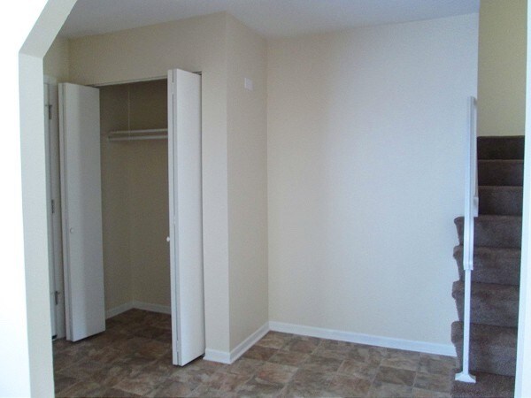 Building Photo - 22830 Lakeshore Dr