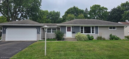 Building Photo - 2919 W 87th St