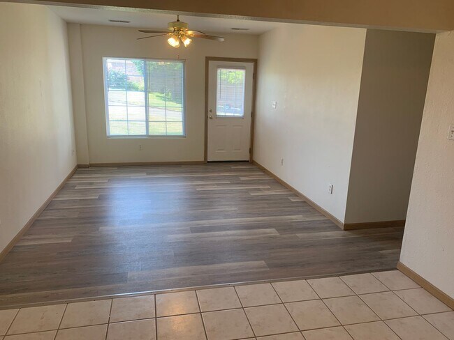 Foto del edificio - 5120 Deer Ridge