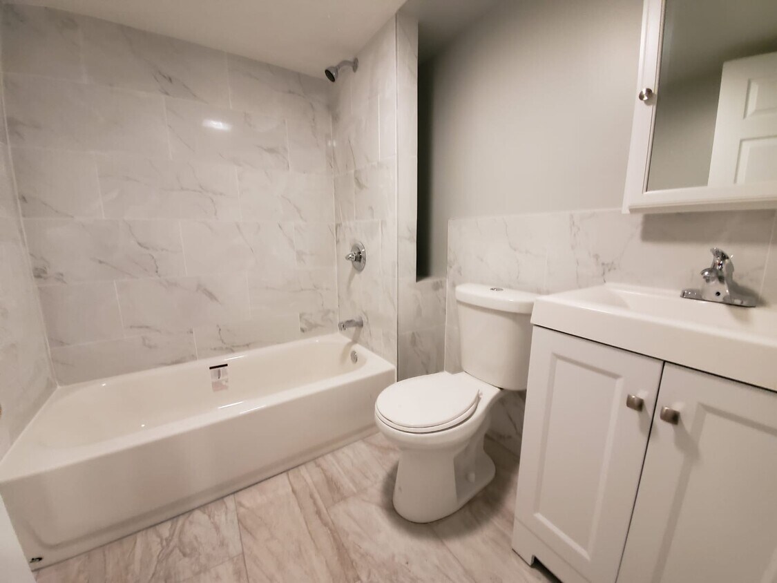 Foto principal - 63 Belmont Ave