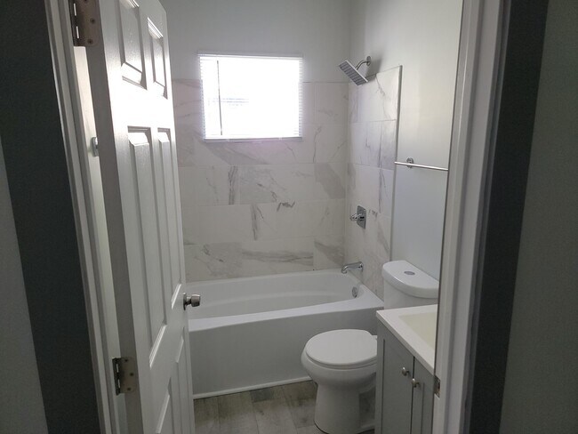 Building Photo - 1111 N Dearborn St