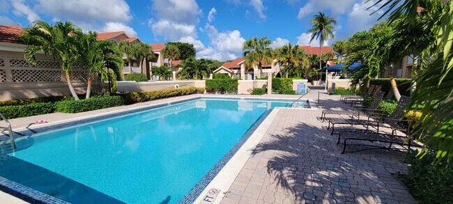 Casa club - 10450 SW 157th Ct