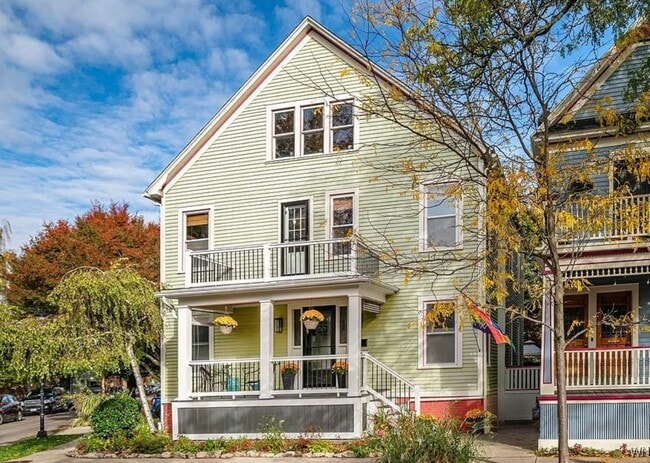 Foto del edificio - 383 Summer St