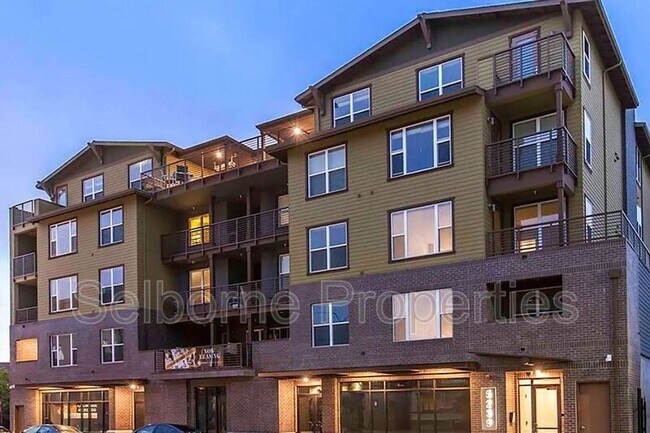 Building Photo - 5239 Claremont Ave