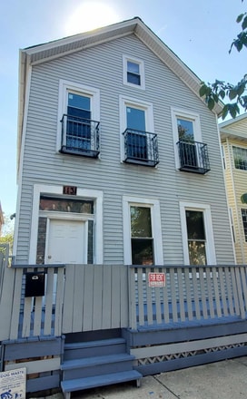 front entrance - 1131 W 17th St