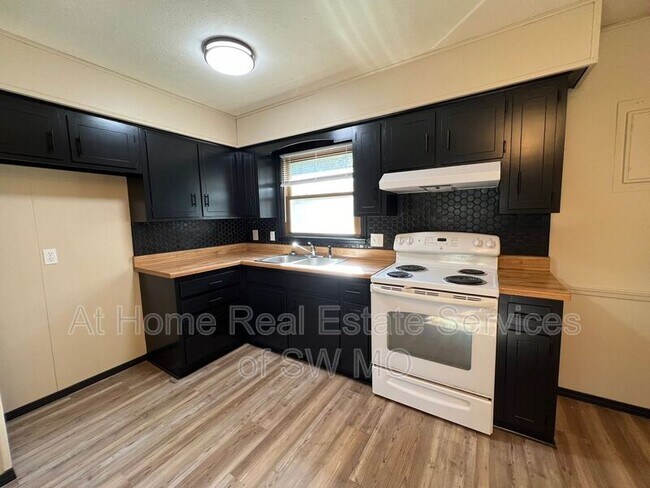 Foto del edificio - 519 S Hilton Ave