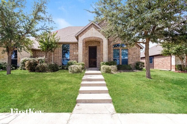 Building Photo - 1705 Colonial Dr