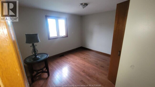 Photo du bâtiment - 1058 Riverdale Ave