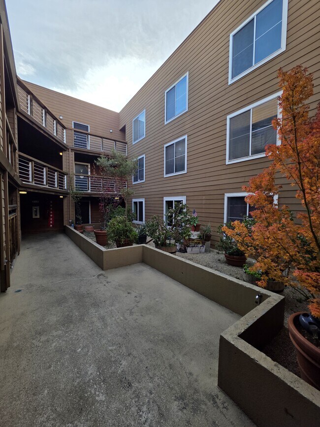Photo - 2901 MacArthur Blvd Townhome